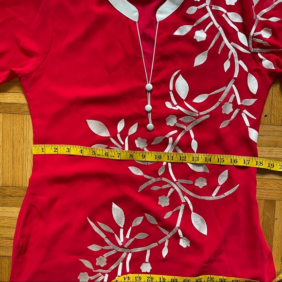 Excellent Thawb Red with Flower Embroidery - Picture 7 of 10